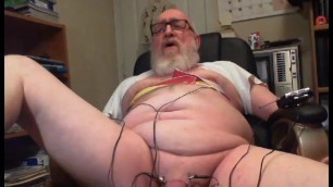 Thehungarianguy Mature daddy electro stimulation cum session