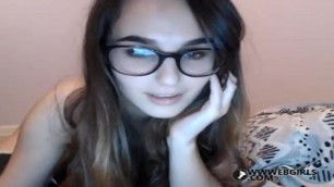 Cam Girls  Girl  LilSensi 3 is going nude on cam - wwwebgirls&period;com